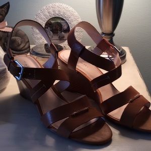 Tahari leather sandals